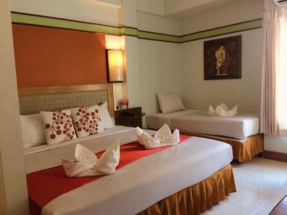 Polkadot Hostel Phitsanulok Buitenkant foto